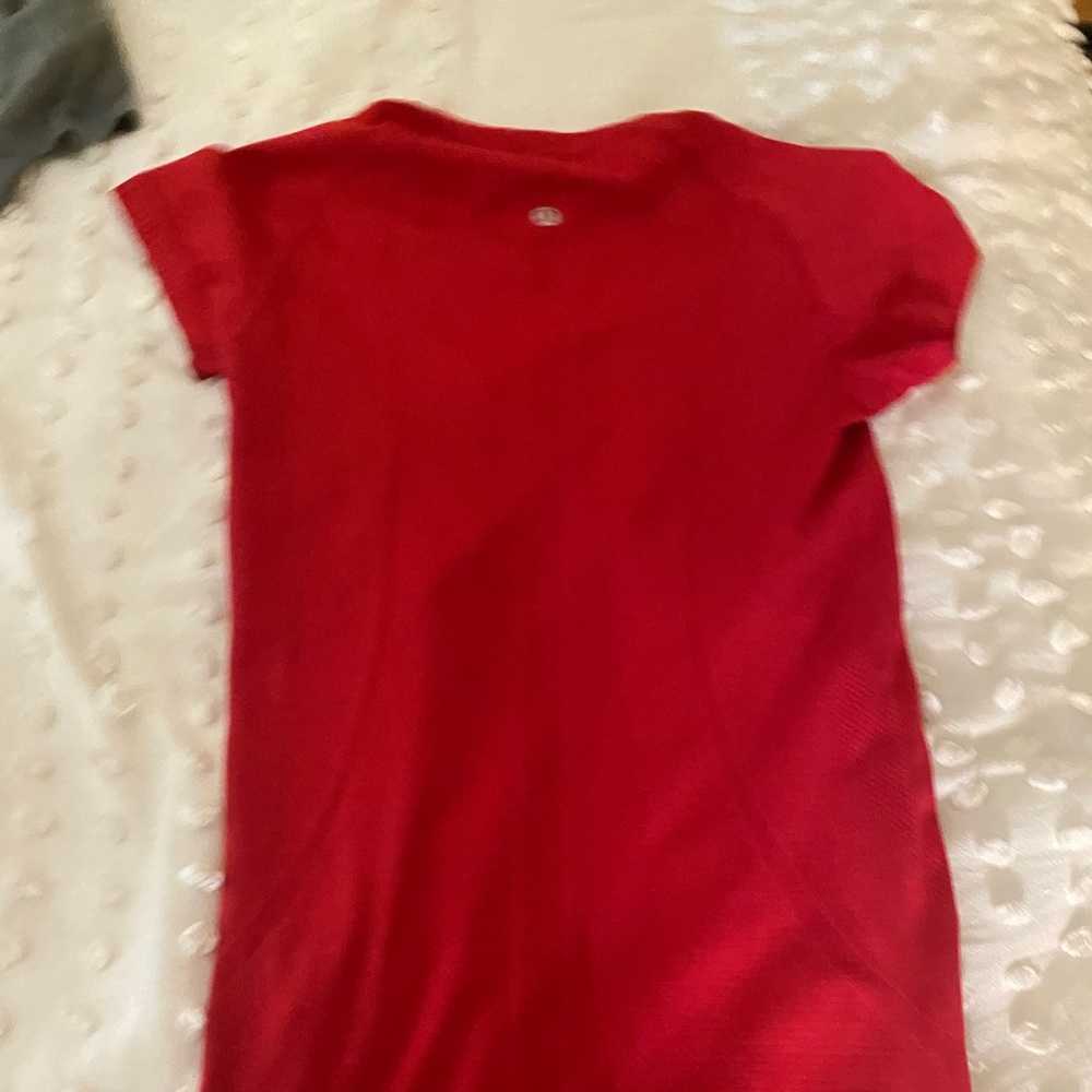 Red lulu workout top